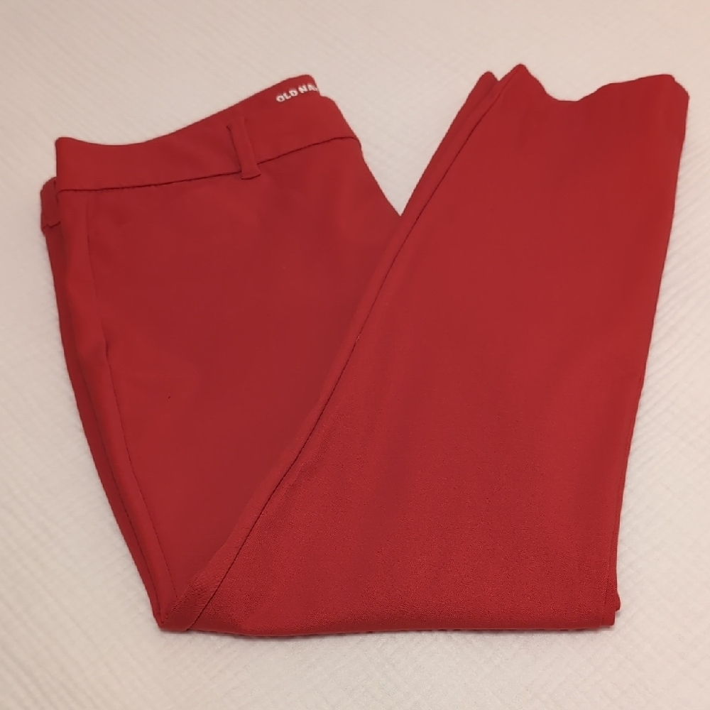 Old Navy Pixie Mid-Rise Ankle Pants in Robbie Red